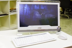 Сенсорный неттоп MSI Wind Top AE1900 представлен официально. Фото.