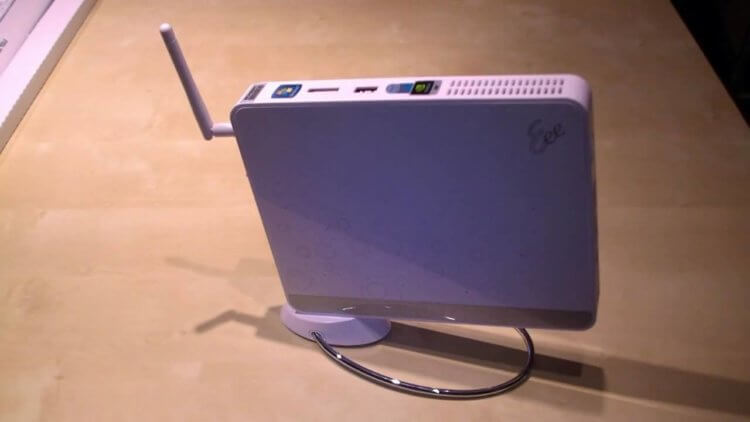 ASUS EeeBox EB1012 – будущее бюджетных ПК. Эта штука выглядит как роутер, но на самом деле это компьютер. ASUS EeeBox EB1012 – будущее бюджетных ПК. Эта штука выглядит как роутер, но на самом деле это компьютер. Фото.