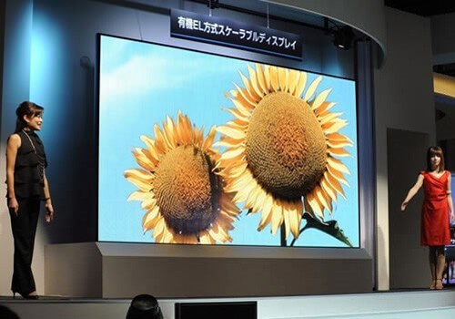 Mitsubishi запускает в продажу гигантскую OLED панель. Фото.