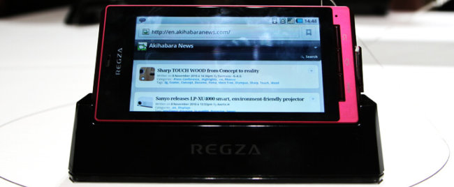 NTT Docomo анонсировал Toshiba REGZA T-01C. Фото.