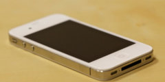 Белый iPhone 4 пришел в Россию. Фото.