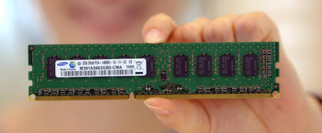 Samsung разработал модуль памяти DDR4. Фото.