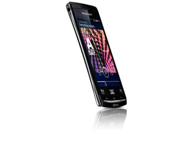 Xperia Arc — очередной Android Phone от Sony Ericsson. Фото.