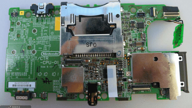 Nintendo 3DS в деталях. Фото.