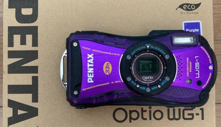 Компактная камера Pentax Optio WG-1. Камера может быть не только качественной, но и стильной внешне. Фото.