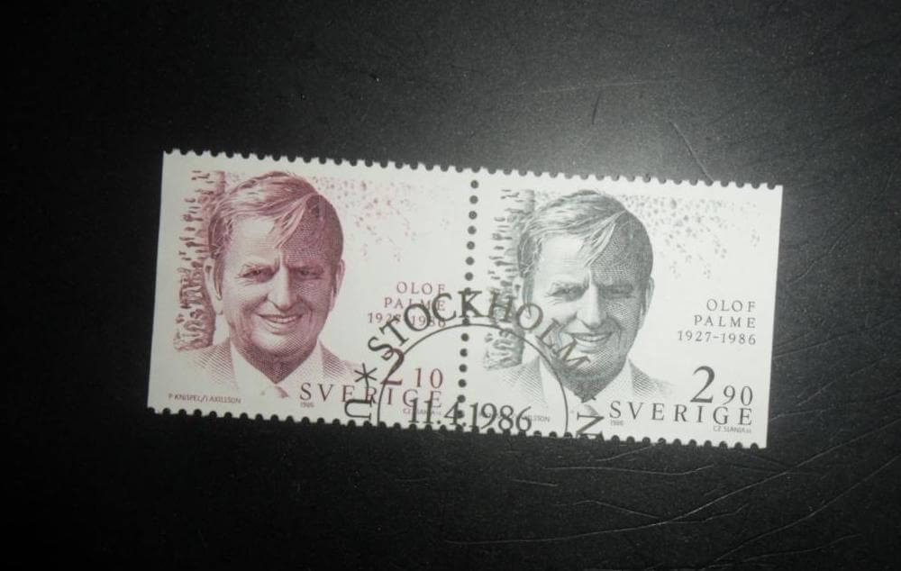 Швеция меняет почтовые марки на текстовые сообщения. Марка подтверждает оплату услуг почты по пересылке писем. А значит, в самих наклейках практического смысла почти нет. Фото.