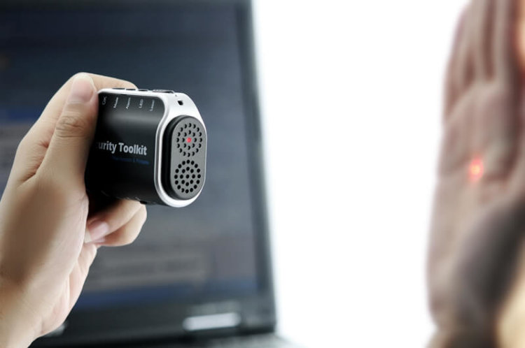 Chinavasion выпустила миниатюрную видеокамеру Trailblazer. Фото.
