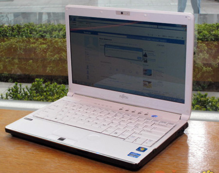 Первые сведения о ноутбуках Fujitsu Lifebook PH701 и SH561. Фото.