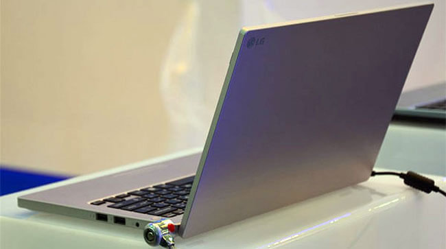 LG P220: «MacBook Pro» от LG. Фото.