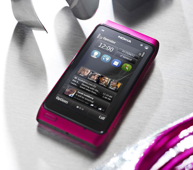 Nokia представляет розовый цвет для N8. Фото.