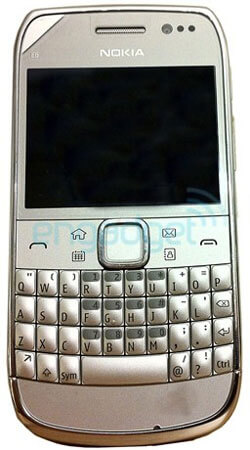 Смартфон Nokia E6 поступил в продажу. Фото.