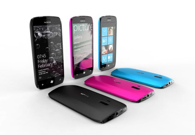 Первые Nokia WP7 Phone ожидаются к Рождеству. Фото.