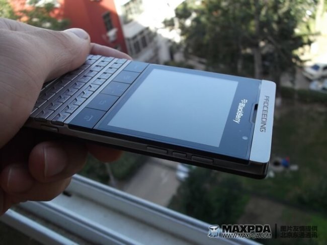 Видео смартфона BlackBerry R47 / Knight / Porsche Proceeding. Фото.