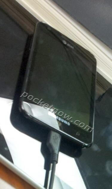 В Сети появились фотографии смартфона Samsung Focus S. Фото.