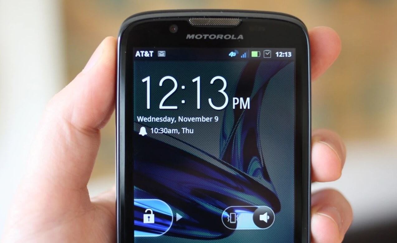 Motorola Atrix 2 — топовый телефон за свои деньги. Фото.