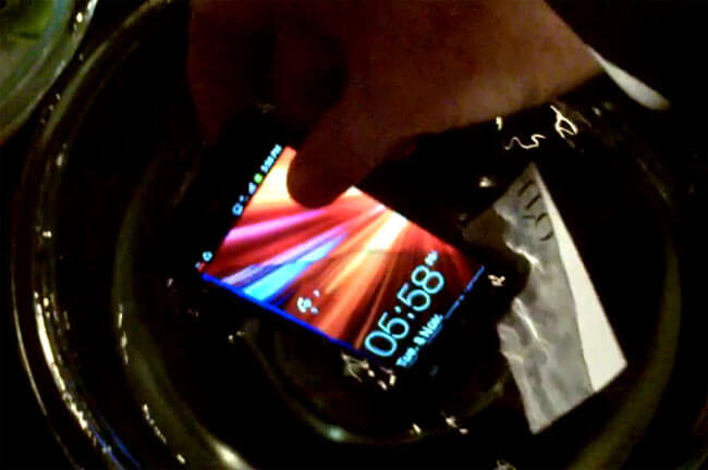 Нанотехнология HzO сделает ваш смартфон влагозащитным. Фото.