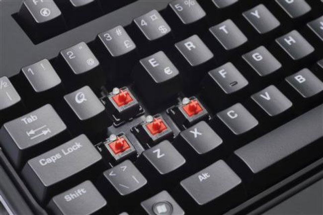 QPAD представила игровую механическую клавиатуру MK-85 с функцией Full N-key Roll Over через USB. Фото.