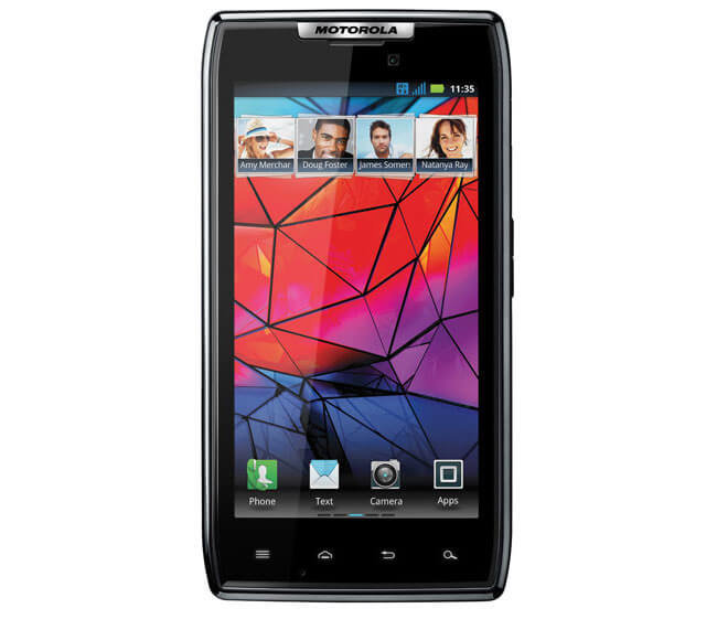 В Великобритании начались продажи смартфона Motorola RAZR. Фото.