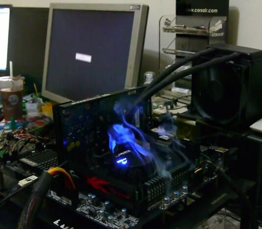Gigabyte дает пожизненную гарантию на матринские платы с чипсетом X79 и обновленным BIOS. Фото.