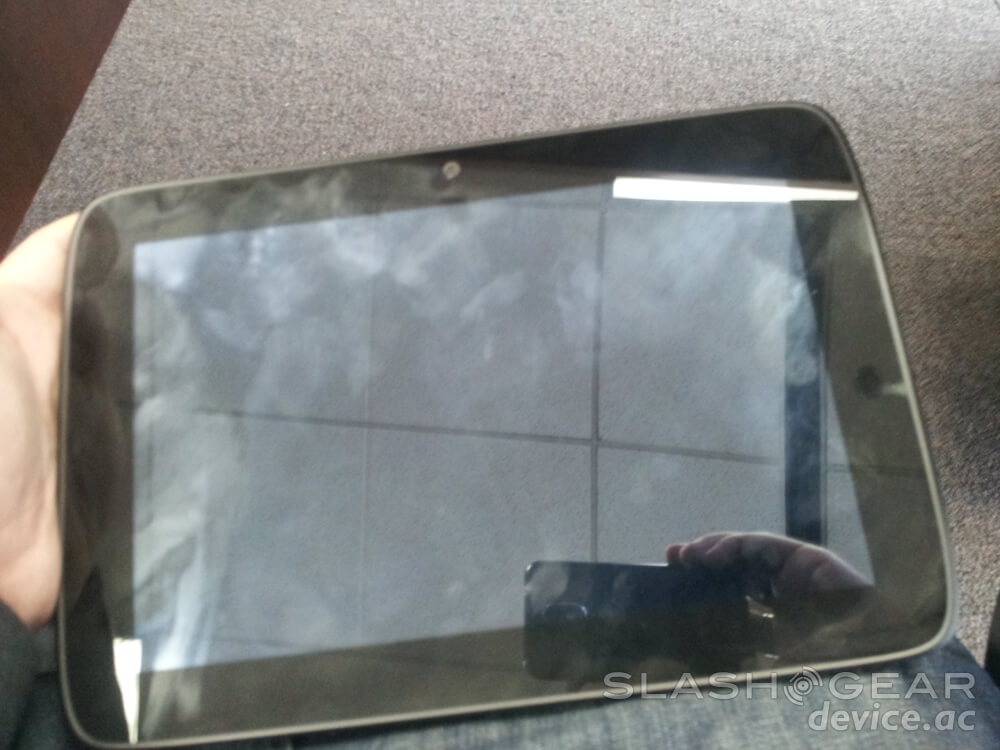 Intel-Medfield-Reference-Tablet-Spotted-in-the-Wild-8