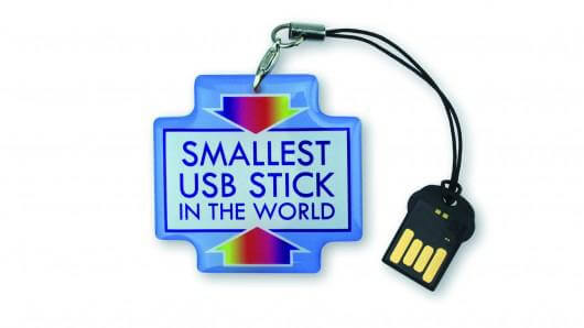 DEONET представила самый маленький в мире USB-стикер. Фото.