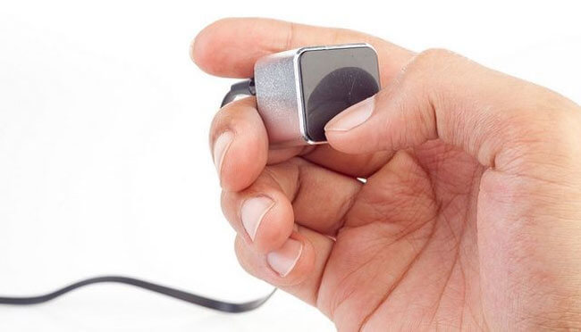 theKube2 — самый маленький MP3 плеер с сенсорным управлением. Фото.
