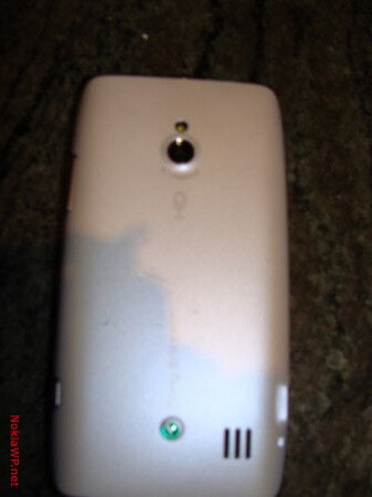 Leaked-images-show-even-more-of-the-Sony-Ericsson-Windows-Phone-prototype-3 Leaked-images-show-even-more-of-the-Sony-Ericsson-Windows-Phone-prototype-3