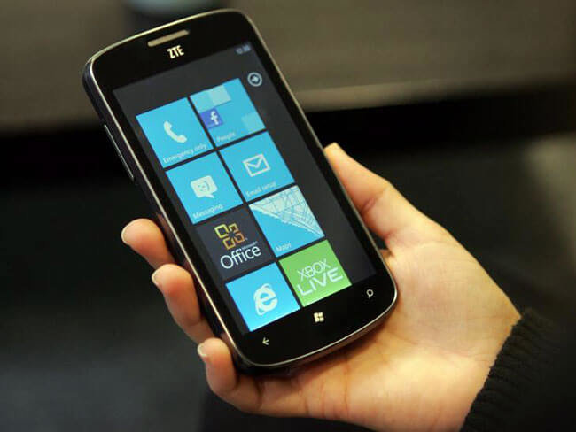 Британцы получили бюджетный Windows Phone ZTE Tania. Фото.