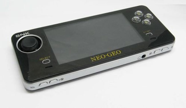 Портативная консоль SNK Neo Geo. Фото.