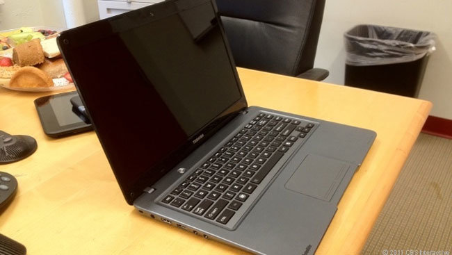 Toshiba покажет на CES 2012 прототип 14-дюймового ультрабука. Фото.