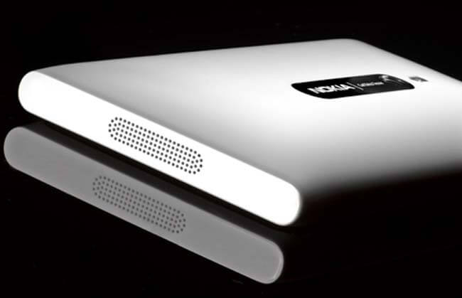 Nokia-Lumia-800-White_2