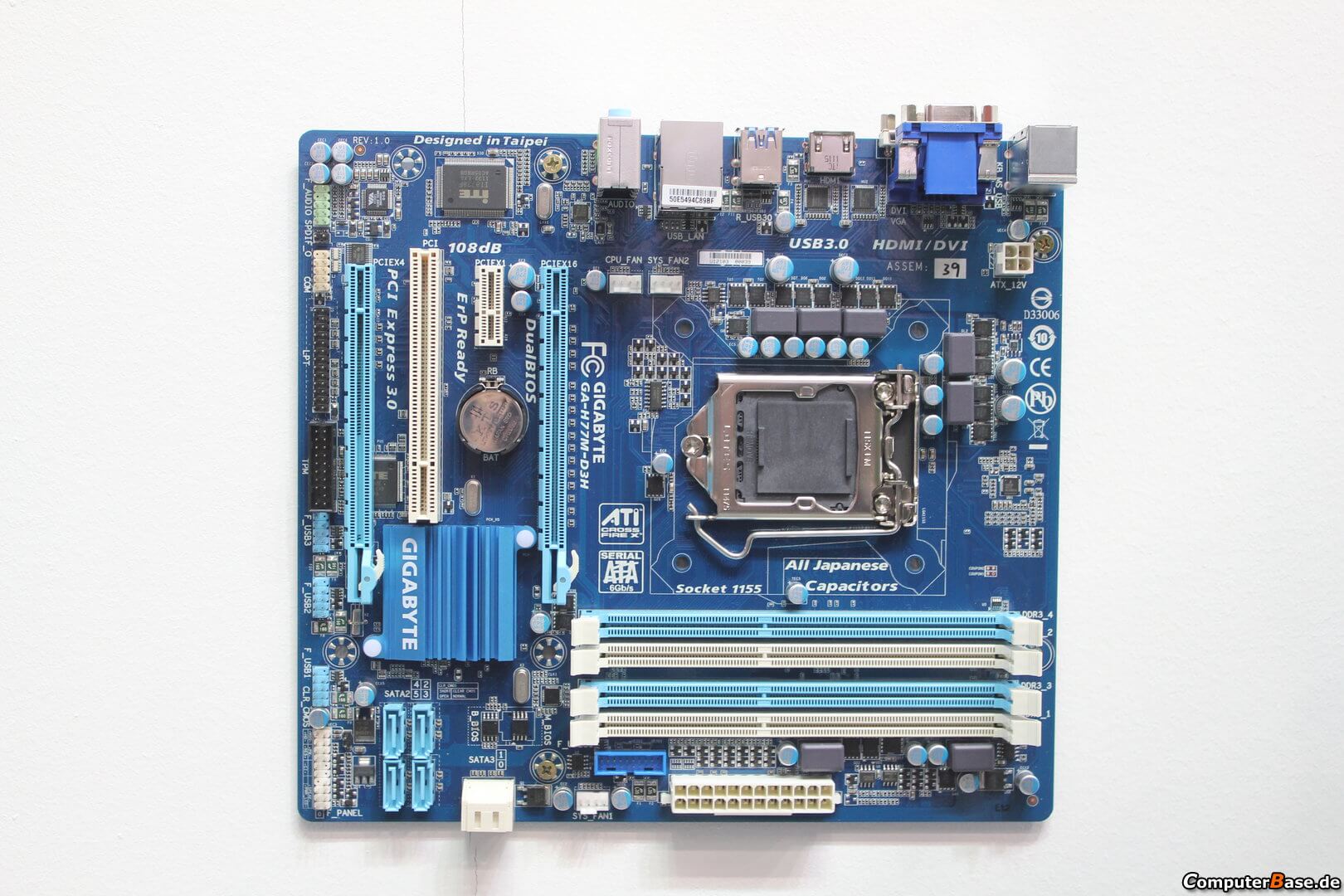 Материнская плата Gigabyte H77M-D3H (рис.1) Материнская плата Gigabyte H77M-D3H (рис.1)