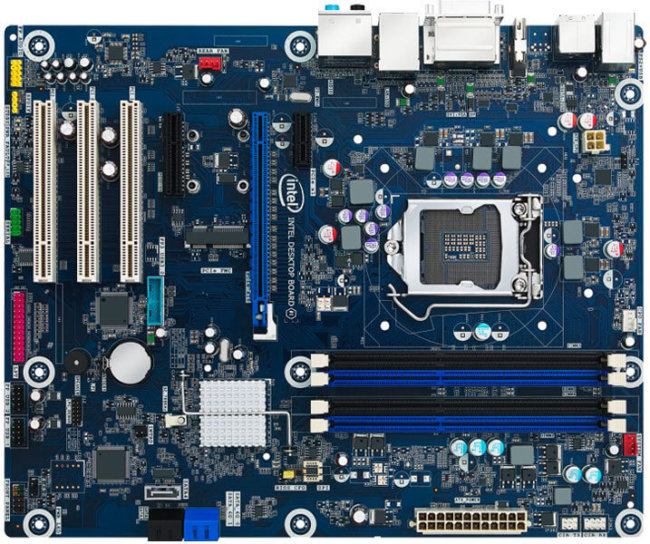 Еще несколько новых материнских плат Intel линейки Media Series. Фото.