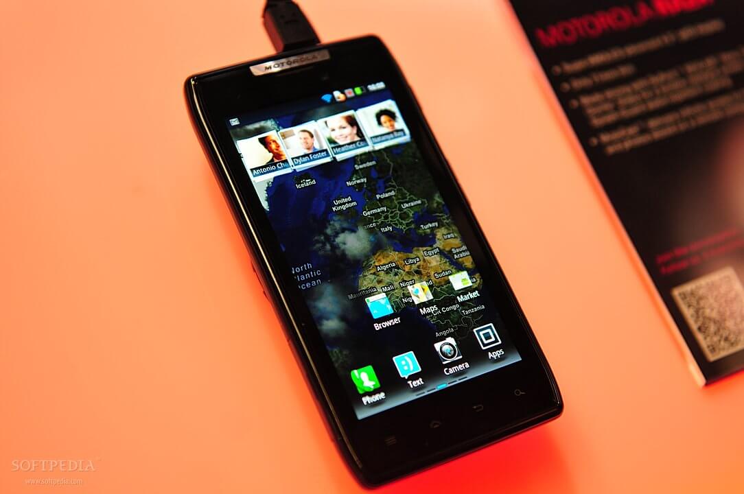 Motorola-RAZR-Coming-Soon-to-Panama-2