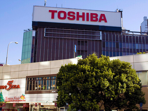 Toshiba построит новый завод по выпуску NAND-памяти. Фото.
