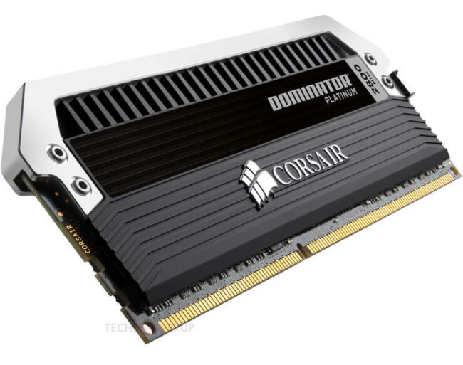 Corsair официально выпустила новую DDR3 память Dominator Platinum. Фото.