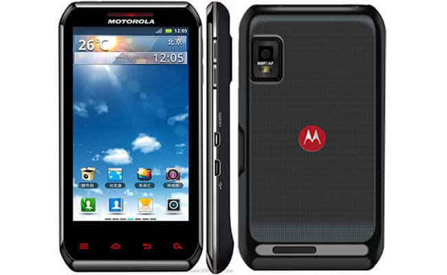 Motorola анонсировала смартфон XT760. Фото.