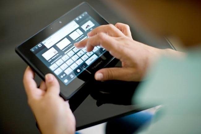 Планшет BlackBerry PlayBook 4G LTE поступит в продажу 31 июля. Фото.