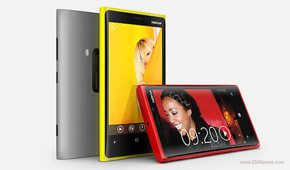 Nokia Lumia 920 и Lumia 820