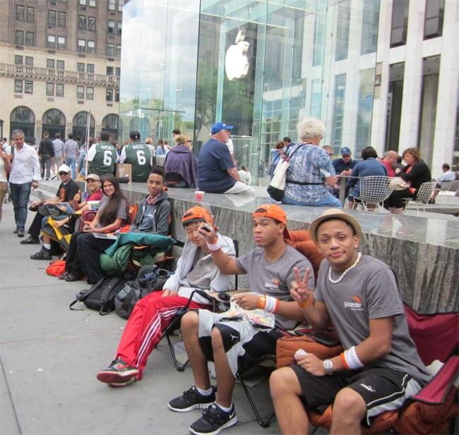 iphone-5-queue