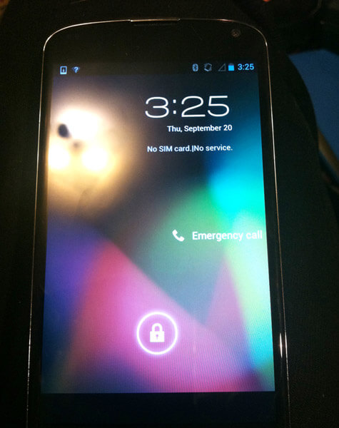 В забегаловке найден настоящий LG Nexus 4