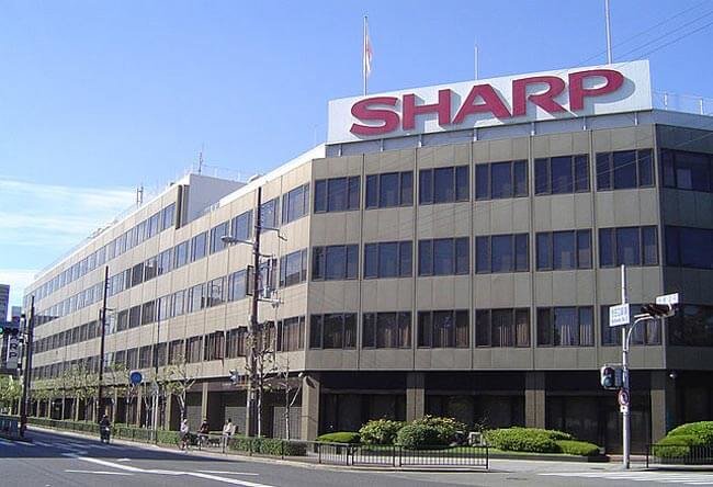 Sharp начала массовое производтсво новых 5-дюймовых Full HD дисплеев для смартфонов. Фото.