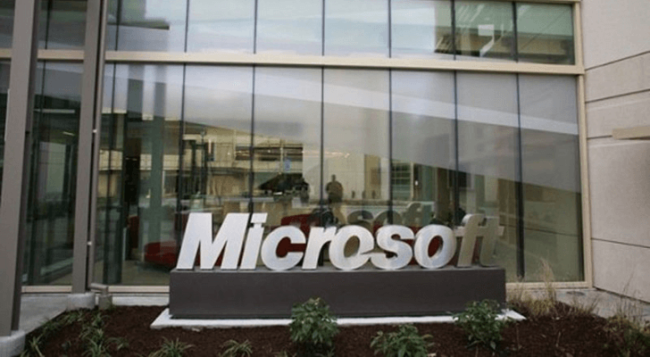 Microsoft впервые за 20 лет может понести квартальные потери. Фото.