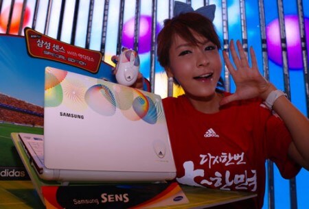 Samsung Анонсирует Adidas-branded N150 Plus нетбук. Фото.