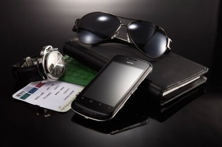 Gigabyte GSmart G1345: первый «двухсимочный» смартфон на Android 2.3. Фото.