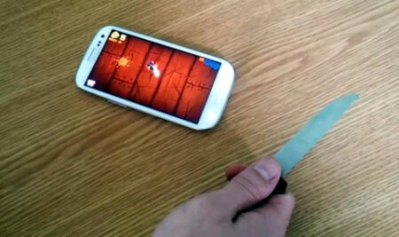 Эксперимент на прочность Galaxy S3, после которого смартфон не требует ремонта. Фото.