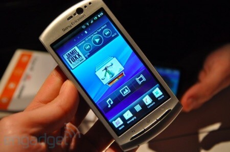 Sony Ericsson Xperia Neo задерживается. Фото.