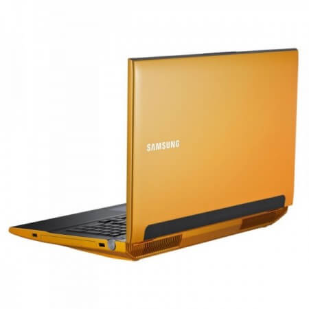 В продаже появились ноутбуки Samsung Series 7 в желтом варианте цветового исполнения. Фото.