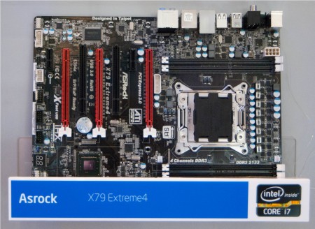 Новая системная плата, собранная на чипсете Intel X79. Фото.