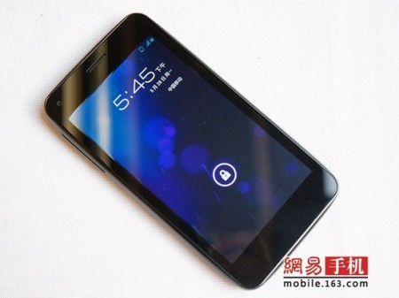 Alcatel выпускает смартфон высокого класса. Фото.